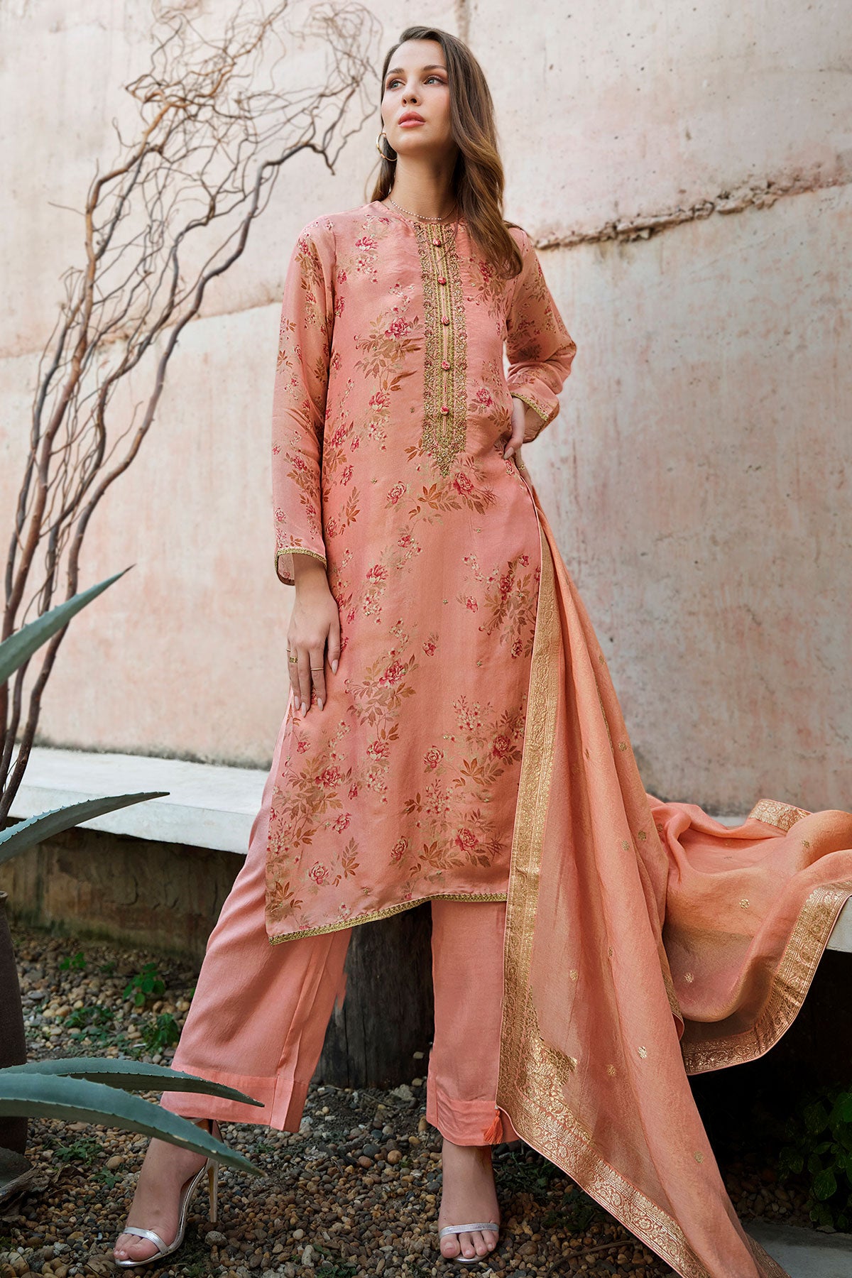Pink Shimmer Georgette Zari Embroidered SUit