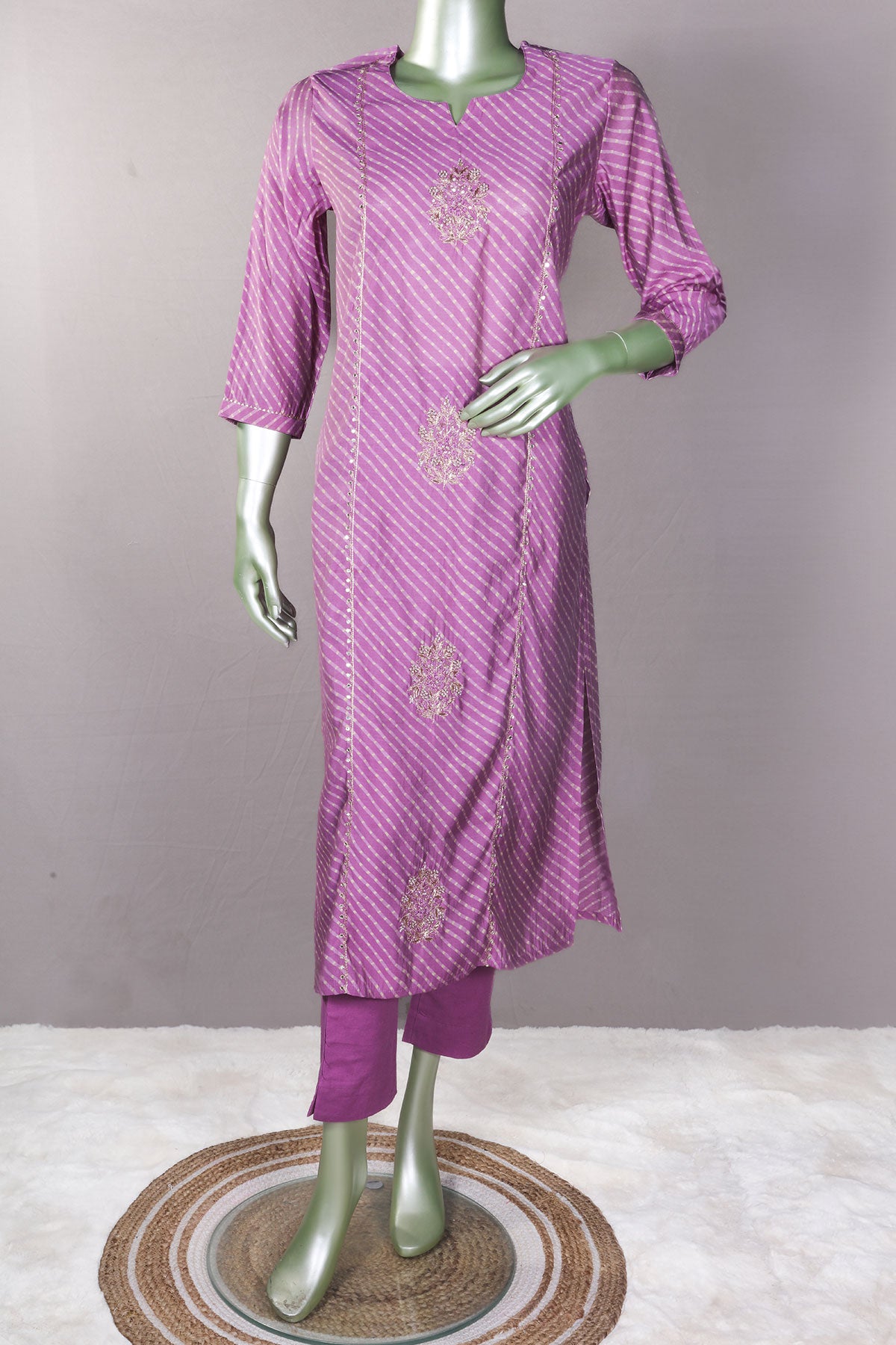 Mauve Muslin Dabka Work Embroidered Kurti Set