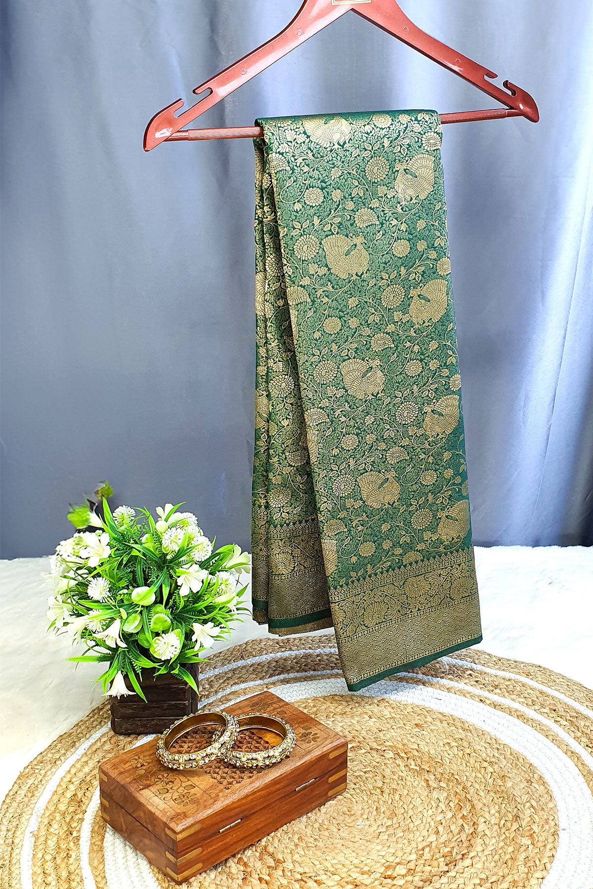 Bottle Green Silk Blend Zari Weaving Traditional Saree