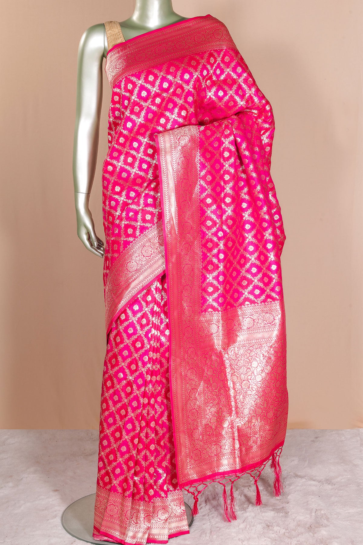 Rani Silk Weaving Saree Elegant Traditional Indian Saree for Women