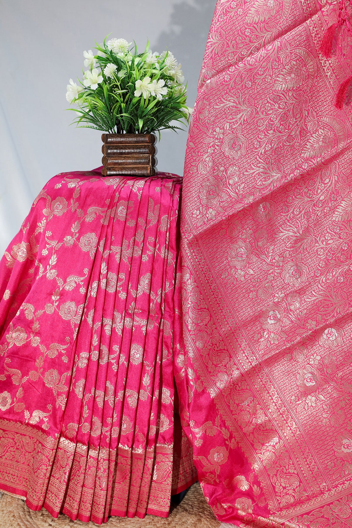 Rani Silk Weaving Saree Elegant Traditional Wear