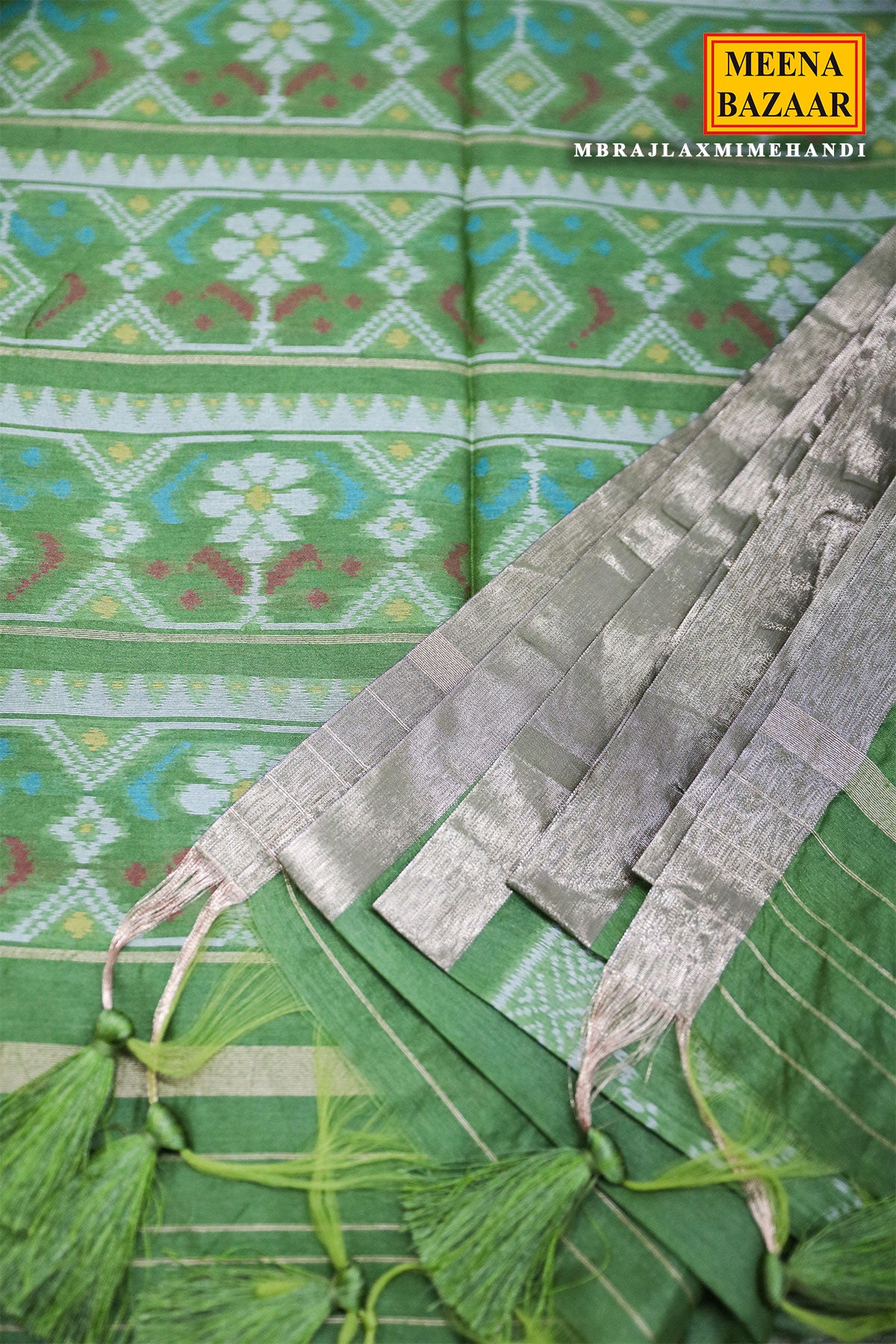 Elegant Mehndi Green Silk Saree with Traditional Zari Border