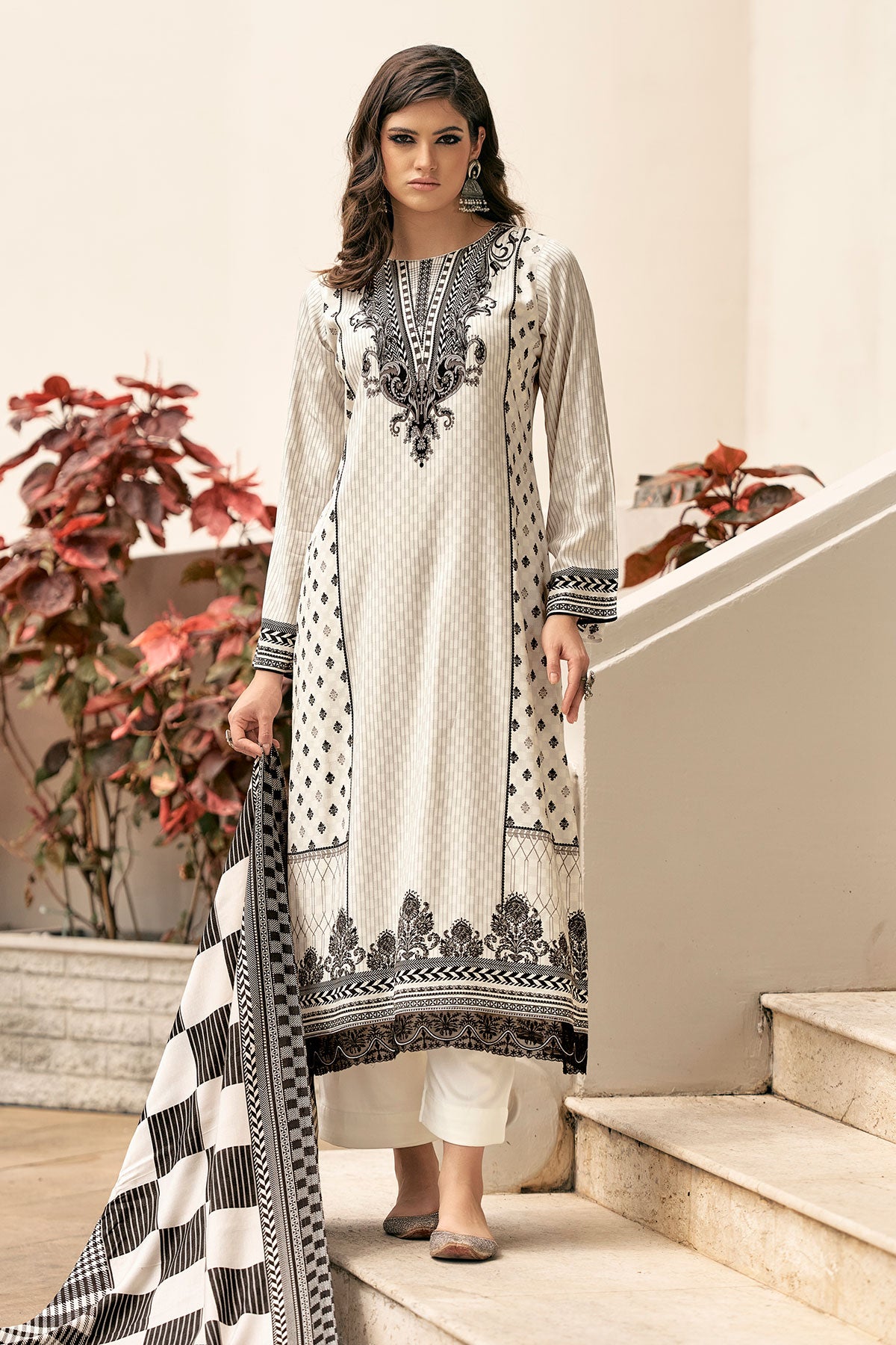 Black And White Viscose Pashmina Printed Suit Set