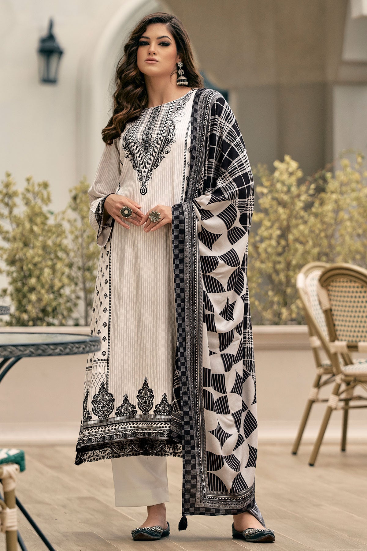 White And Black Viscose Pashmina Printed Suit Set