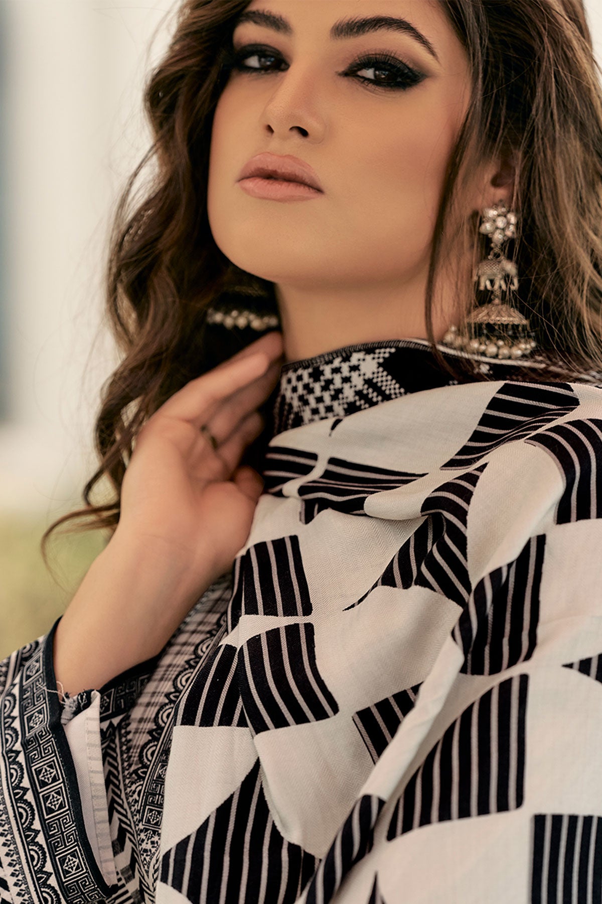 White And Black Viscose Pashmina Printed Suit Set