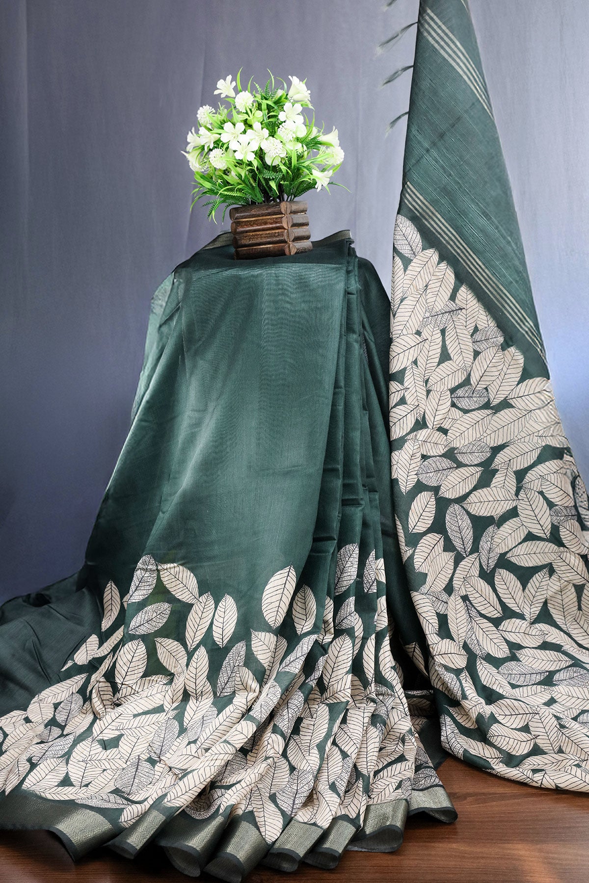 Green Silk Leaf Printed Saree With Unstitched Blouse